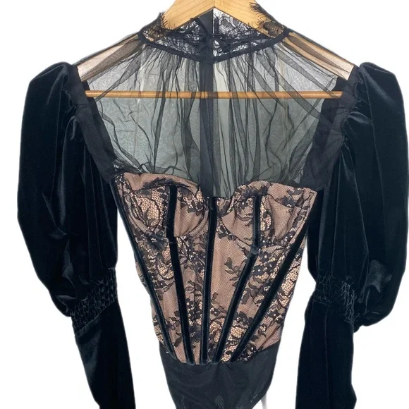 HOUSE OF CB 'Athenea' Black Lace Bodysuit Black Velvet  Puff Sleeve Corset - Picture 3 of 9